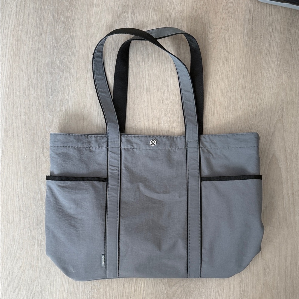 lululemon athletica Gray Tote Bag